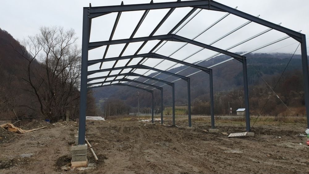 Vând structură metalică 10×20×4h