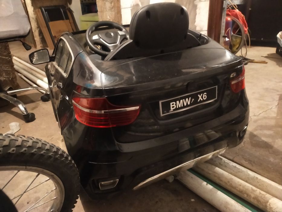 Vând mașinuță electrica BMW X6