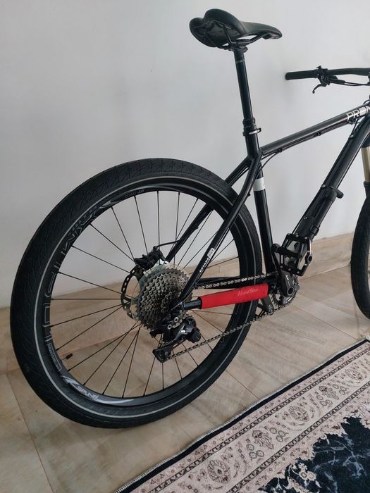 Vând bicicleta prone octane one