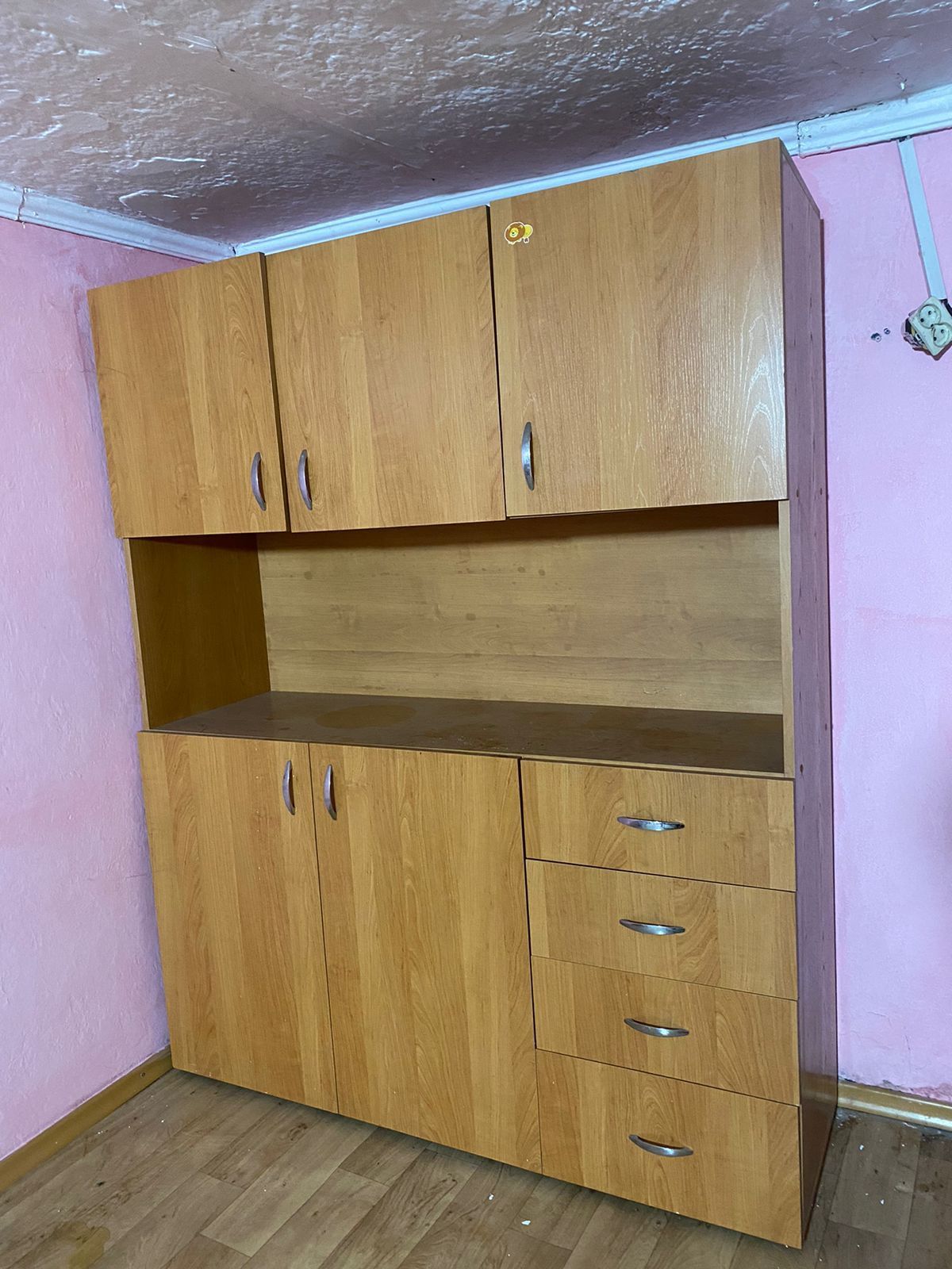 Продаётся 2 шкафа