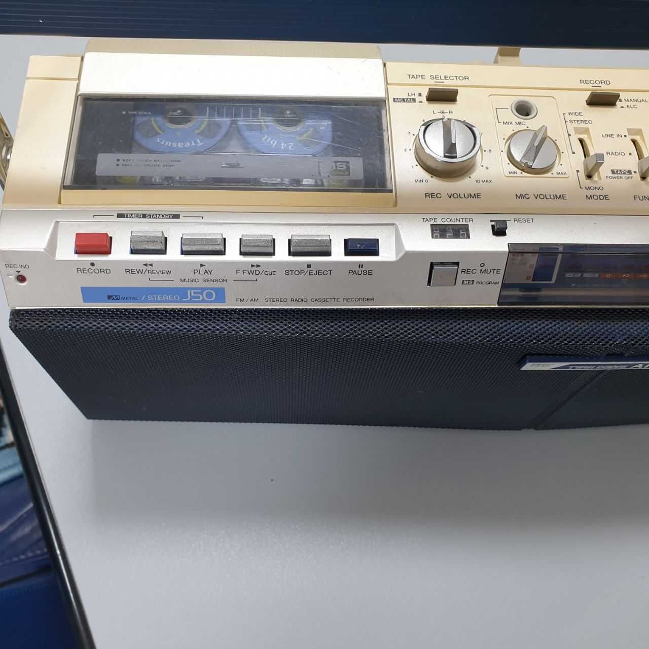 Продается кассетная дека AIWA CS-J50