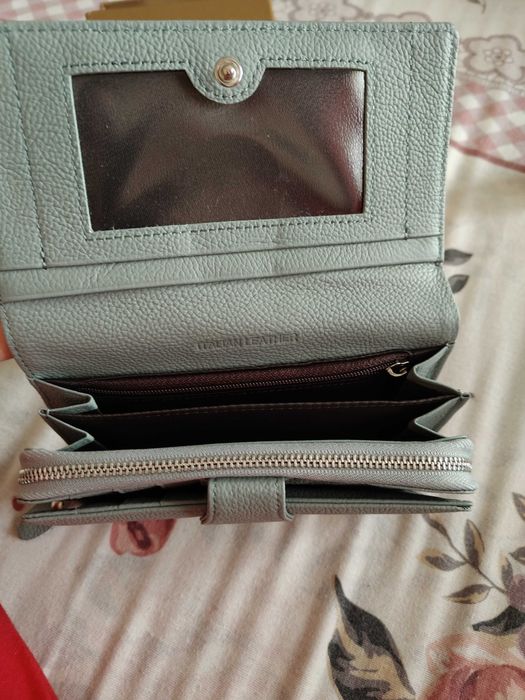 Ново дамско портмоне от естествена кожа