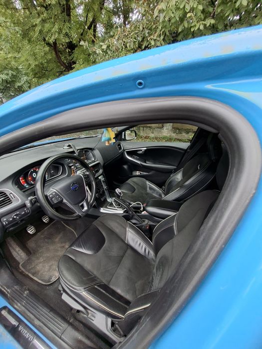 Volvo v40 d2 2014