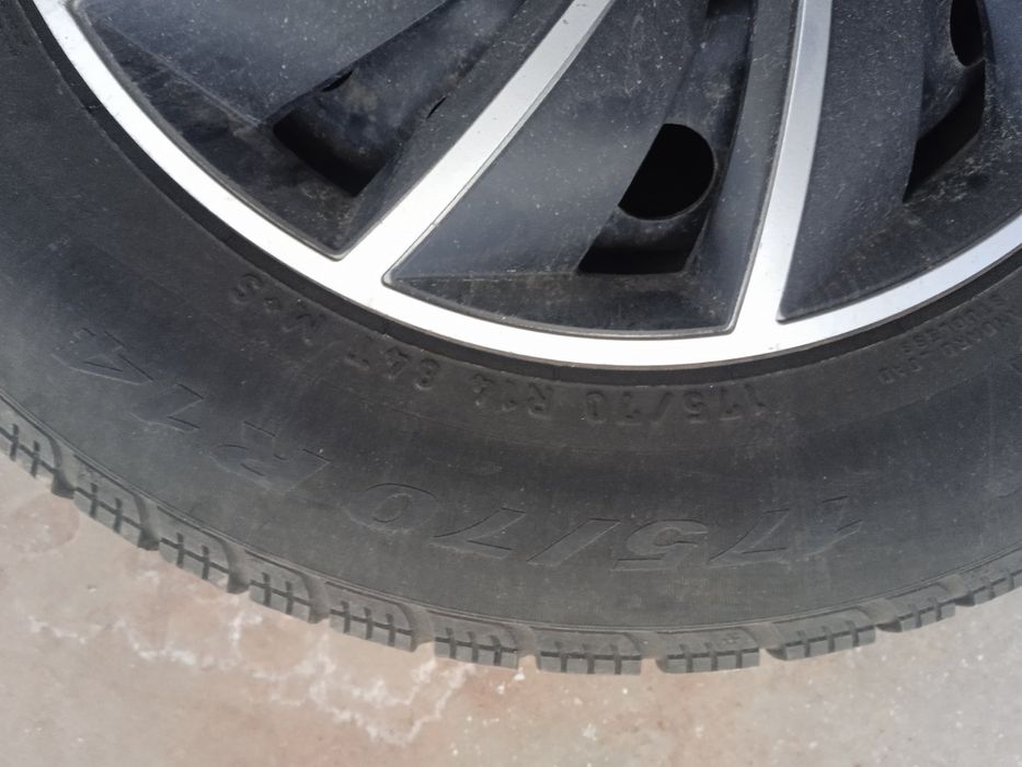 Джанти с Зимни Гуми  175/70/14/4бр. Hyundai