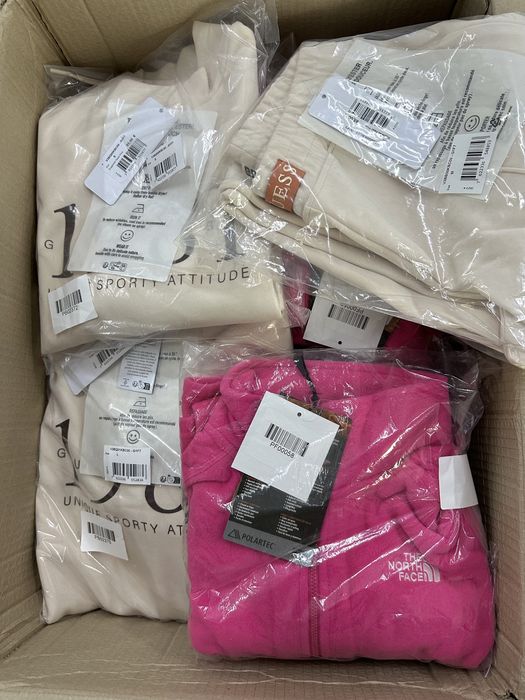 Stoc mix haine si incaltaminte Adidas, Hilfiger, Calvin Klein etc.