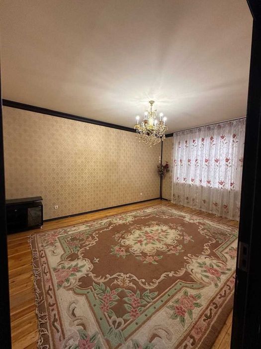 продаётся квартира Юнусабад13 5 ком отличная локация балкон 2х6