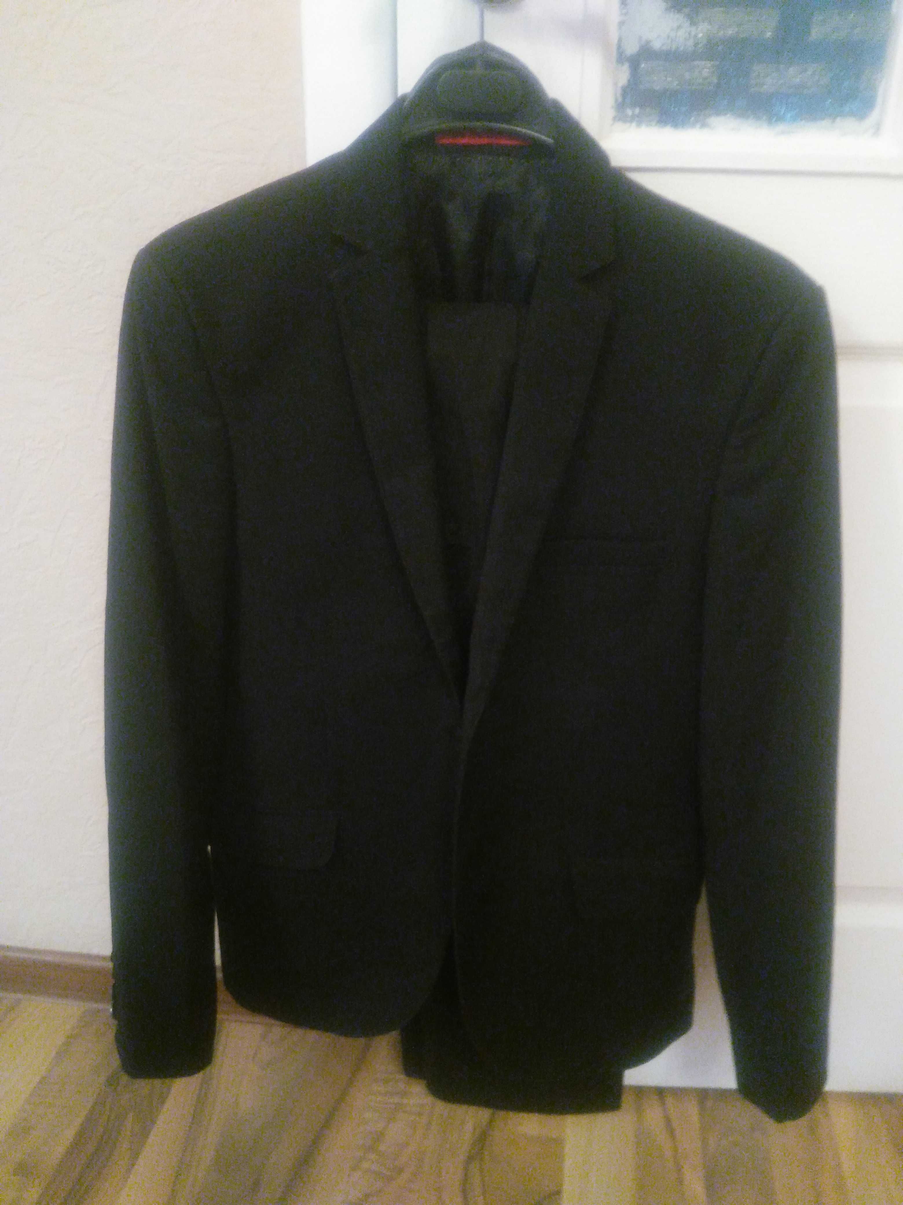 Костюм пиджак с брюками для подростка 15-18 лет. Цвет чёрный