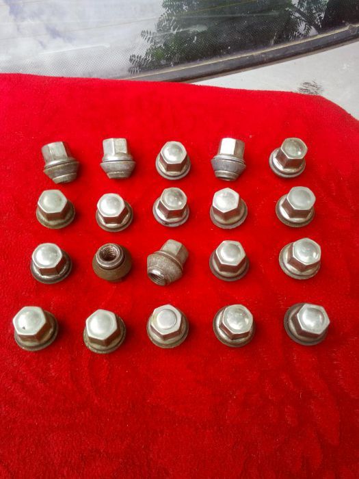 Piulite,prezoane jante aliaj Ford,Fiesta,Focus,Mondeo,Ka,C-max,Kuga