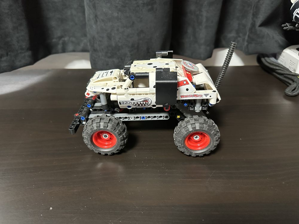 Lego Technic 42136 и Monster Jam 42150, 42134, 42118 с подарък
