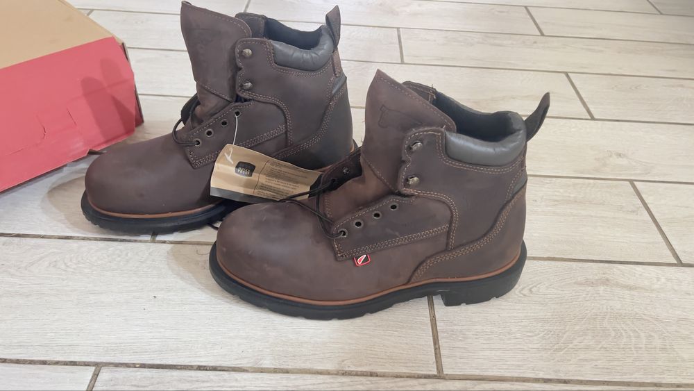Рабочие ботинки фирмы RED WING SHOES. Размер 43