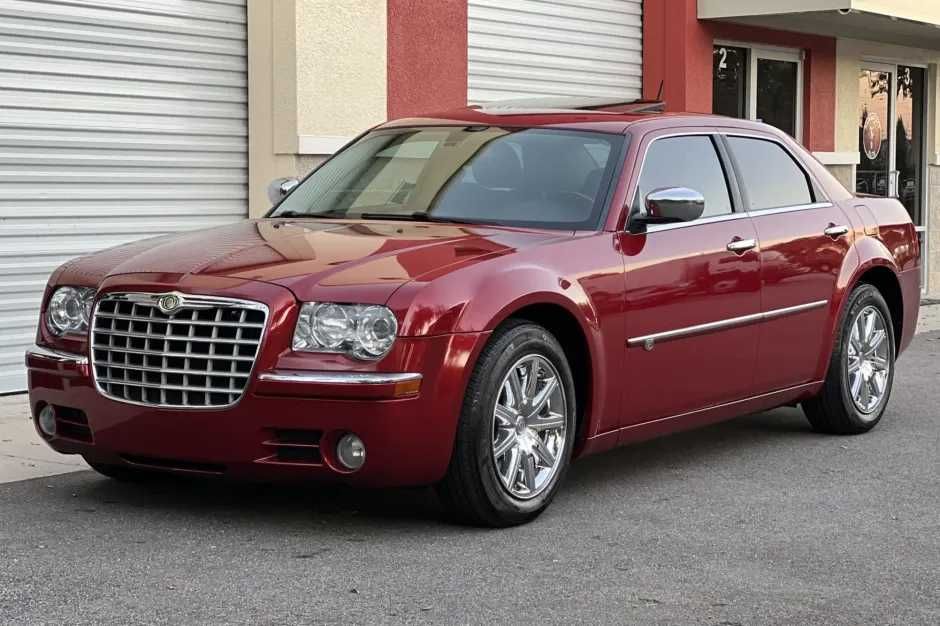 Предна броня червен Chrysler 300c 2008 - чисто нова
