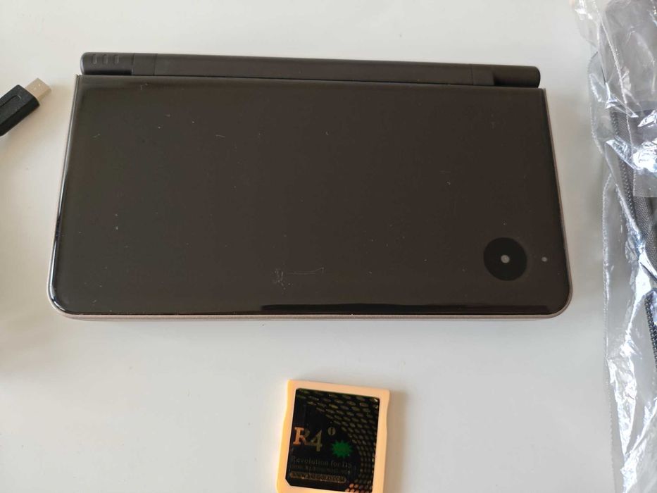 Nintendo DSi XL - Качени много игри