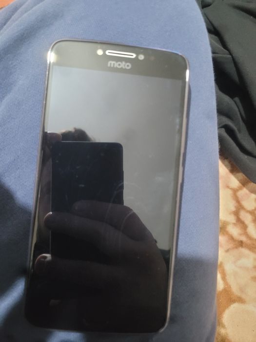 Vând telefon motorola E4 ! Stare foarte bună