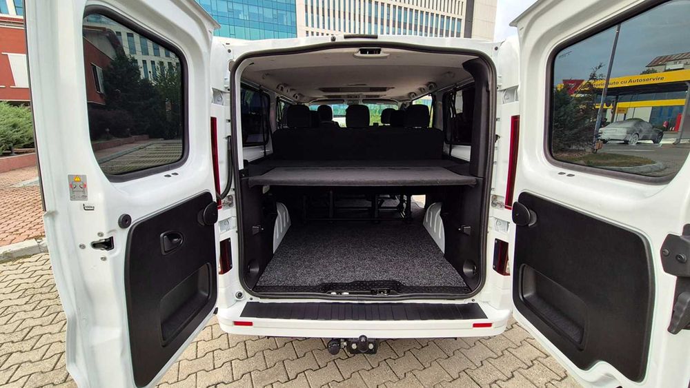 Opel Vivaro An 2017 8+1 Locuri Model Extra Lung Trafic