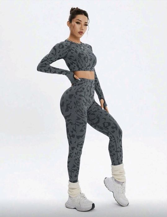 Shein нов дамски спортен комплект клин