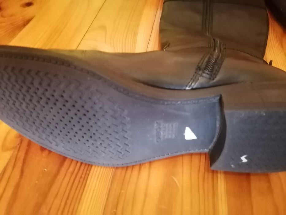 Ботуши  Geox 41 номер-черни