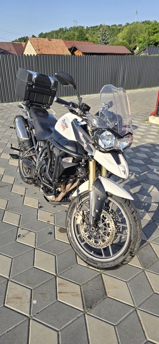 Triumph Tiger 800 + Panniers. Schimb cu Enduro 4T.