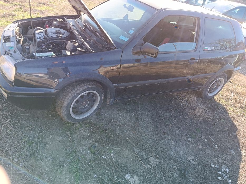 Volkswagen golf 3 1.6 бензин на Части