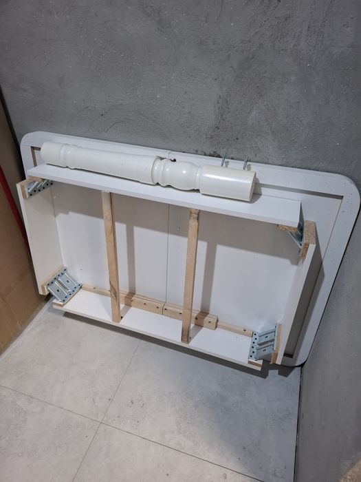 Стол сатылады таза жагдайы жаксы й