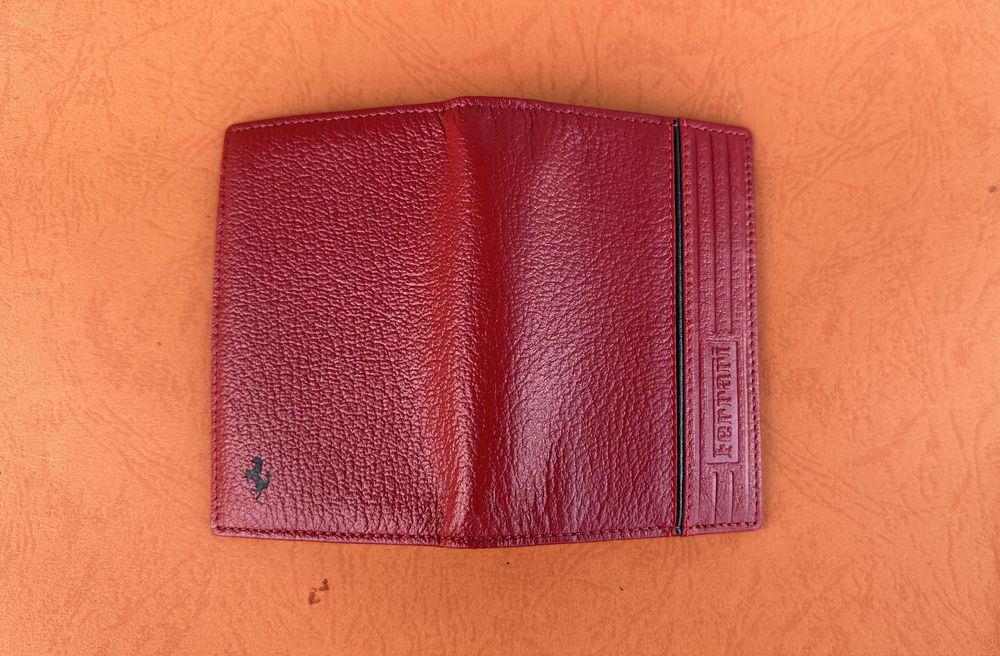 Agenda Noua autentica Ferrari de colectie anii 2000