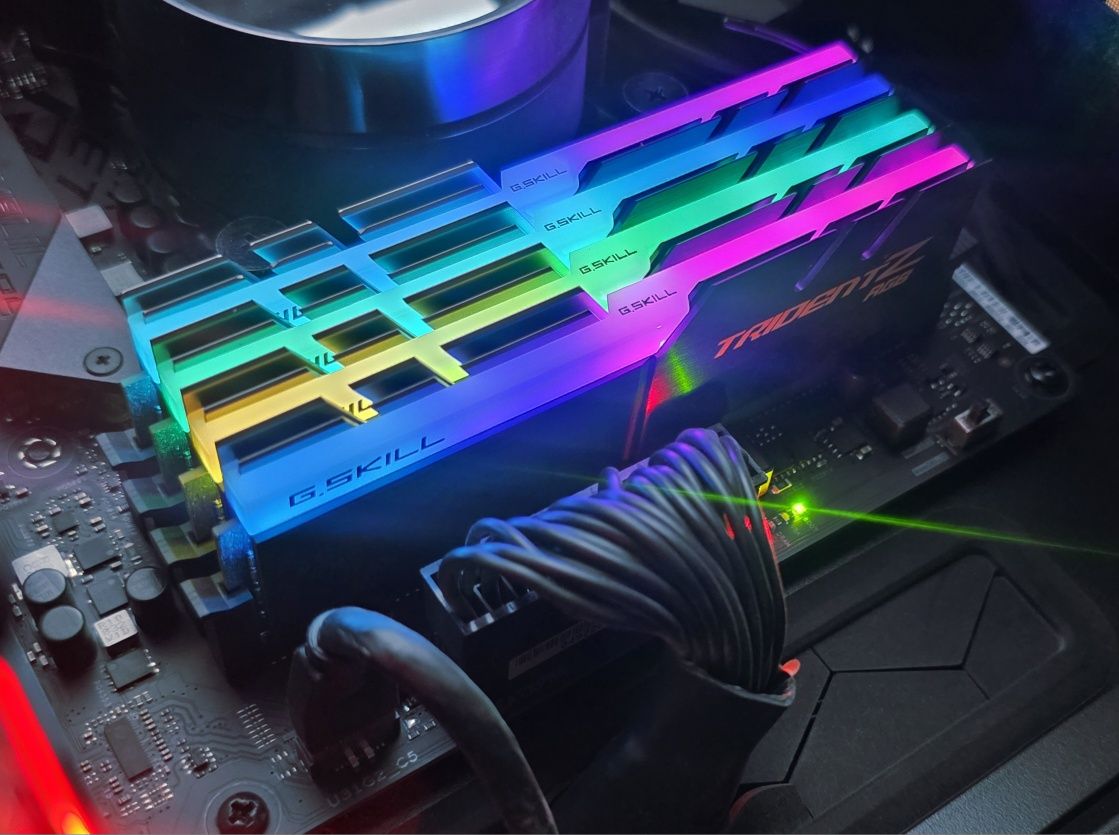32GB RAM DDR4 4266MHz G.Skill RGB Trident Z
