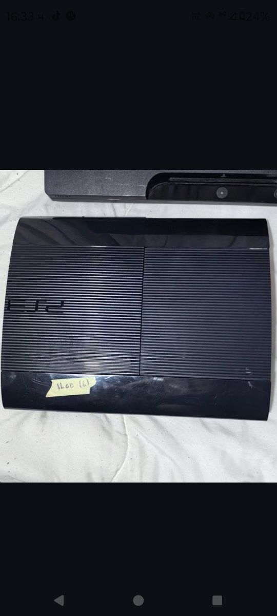 Продавам 3 playstation 3 плюс 1DVD и три кабела