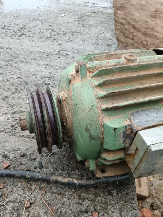 Трифазен Ел мотор