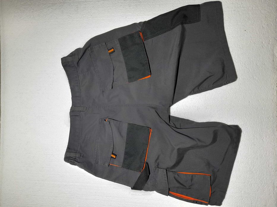 Pantaloni de lucru scurti nr 48 marca  CLASSIC GERMANY