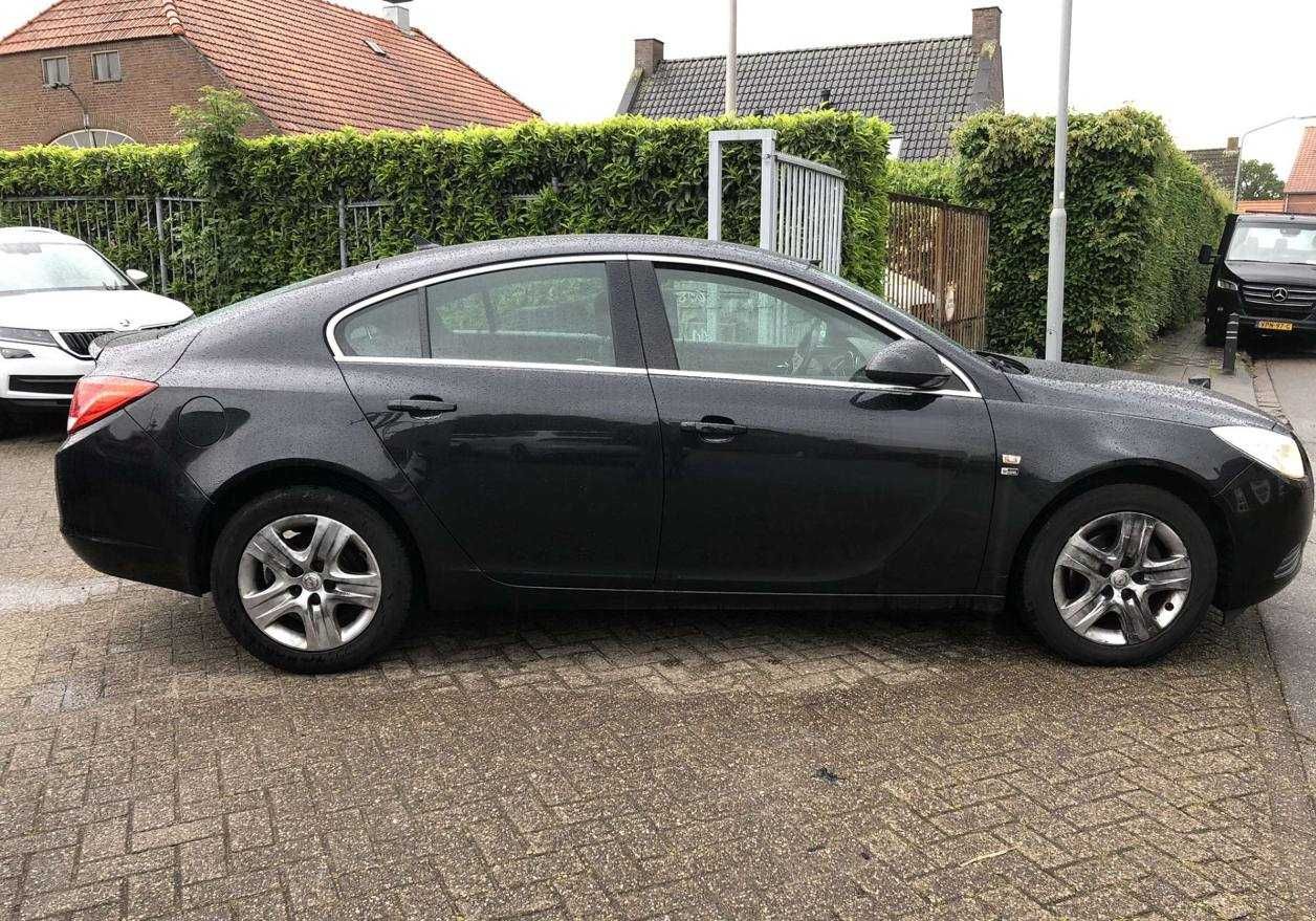 Opel Insignia на части 3 броя