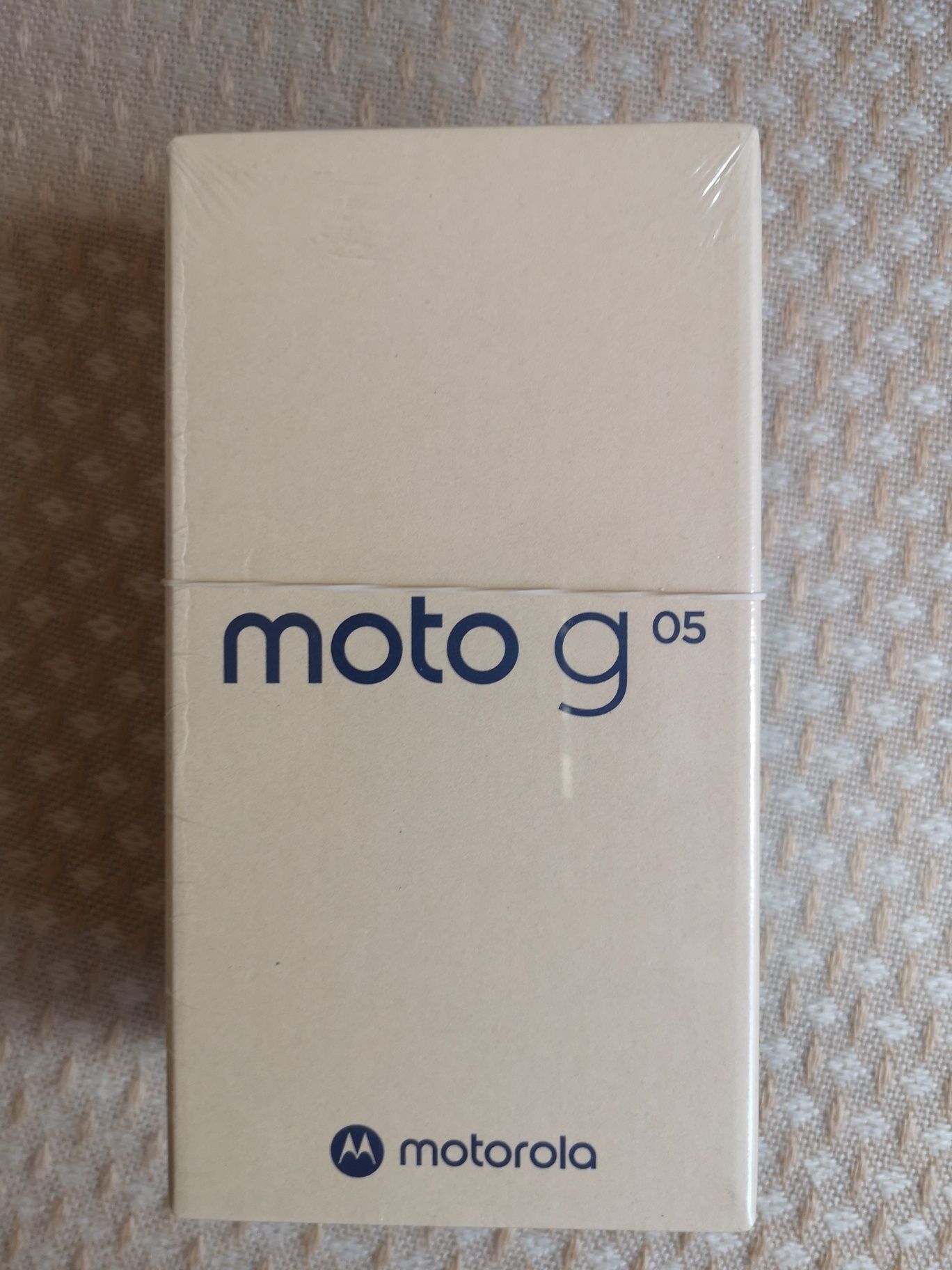 MOTOROLA g05 64GB + безжични слушалки и протектор за дисплея