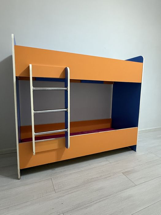 Детский кровать в хорошем состояние