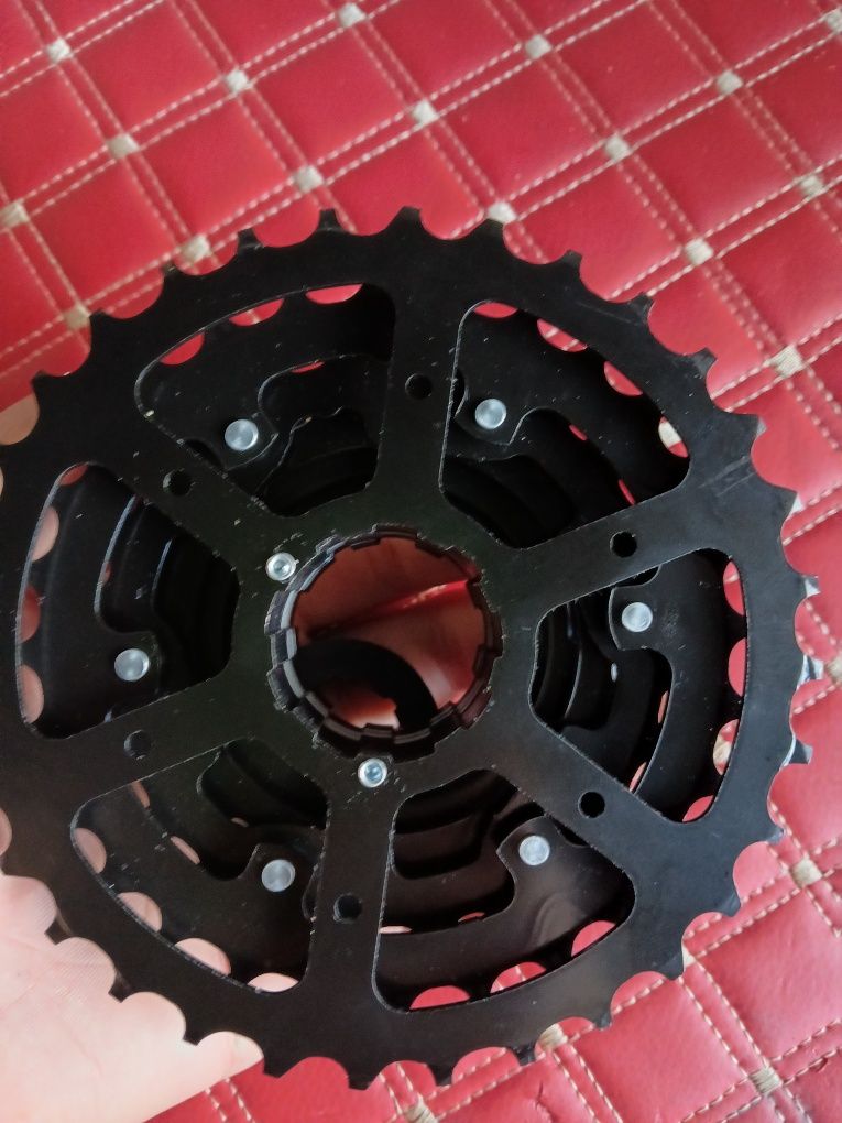 Продам кассету 7 скоростей shimano