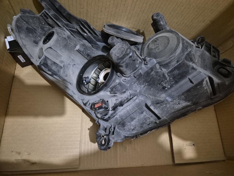 Фарове за Опел Астра H 2009