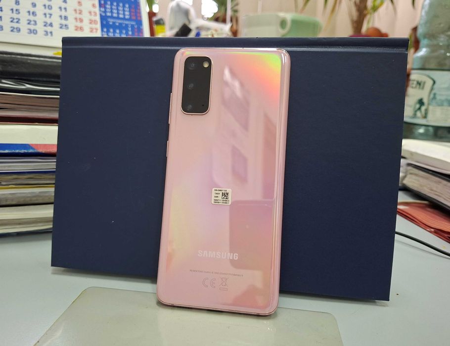 Vand Samsung Galaxy S20 roz