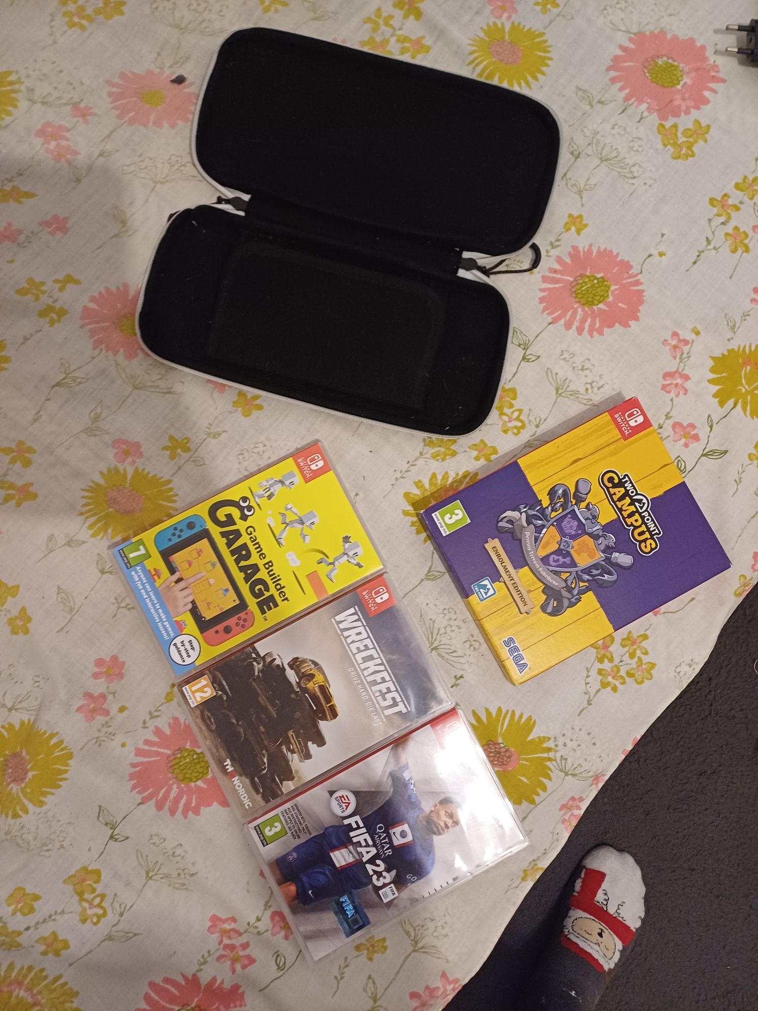 Nintendo switch + 4 jocuri