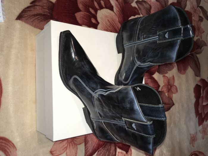 Ciocate, Cizme, Emporio Armani, noi, nepurtate!