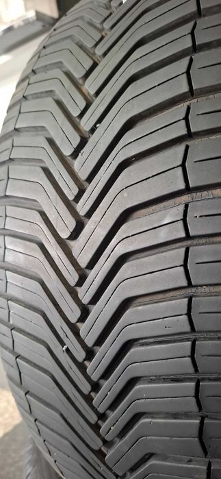 2бр. 235/45/18 Michelin 6.6mm грайфер, дот 19г. Безплатен монтаж
