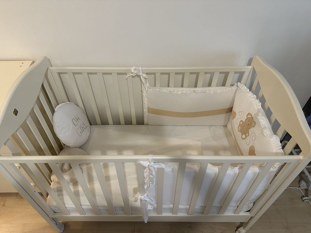 Set Mobilier bebelusi Erbesi: pat, comoda, saltea, set protectie