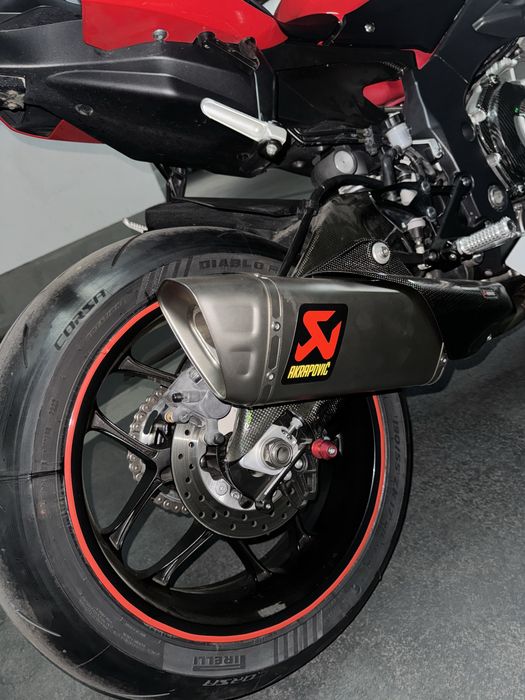 MotocicletaYamaha R1