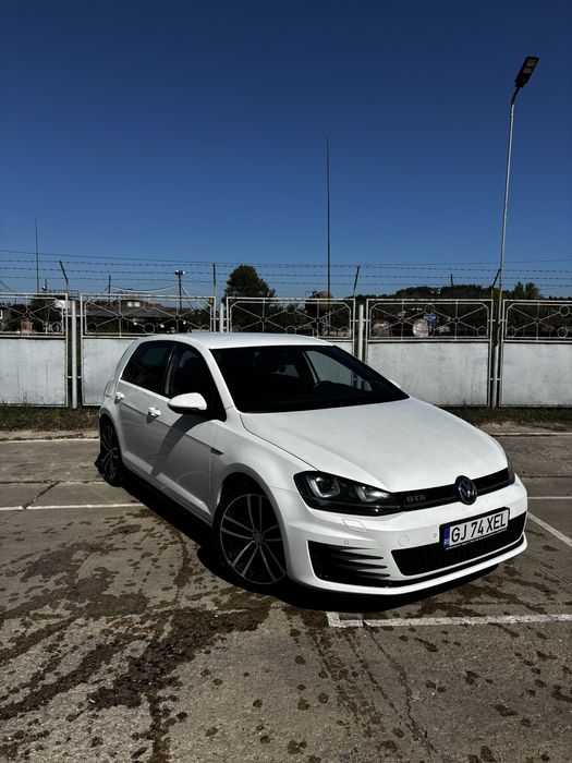 Volkswagen Golf 7 GTD 2.0 TDI 184cp Sport&Sound alb perlat Led Navi