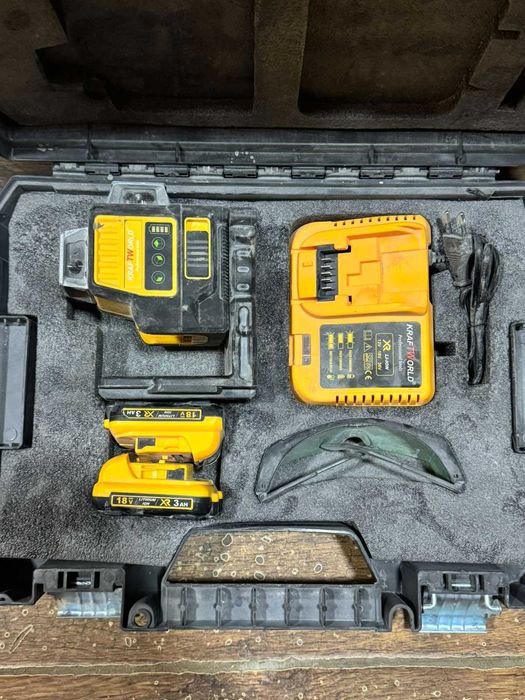 Лазерен Нивелир 3D с 16 линии 360° KrafT Royal + 2 батерии и зарядно