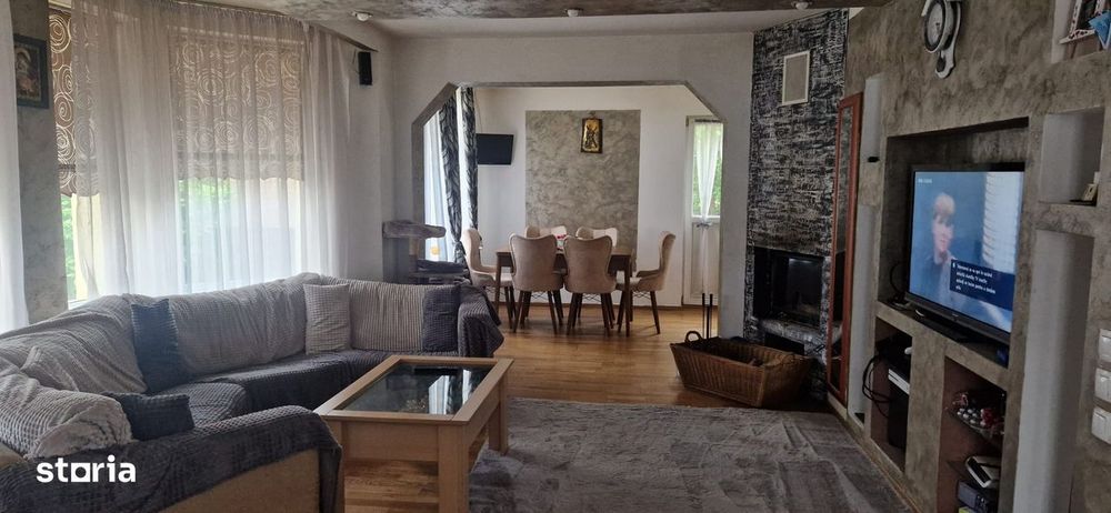 Investitie:Casa cu 2 apt, 8 camere, 308mp utili, 400m de mall Selimbar