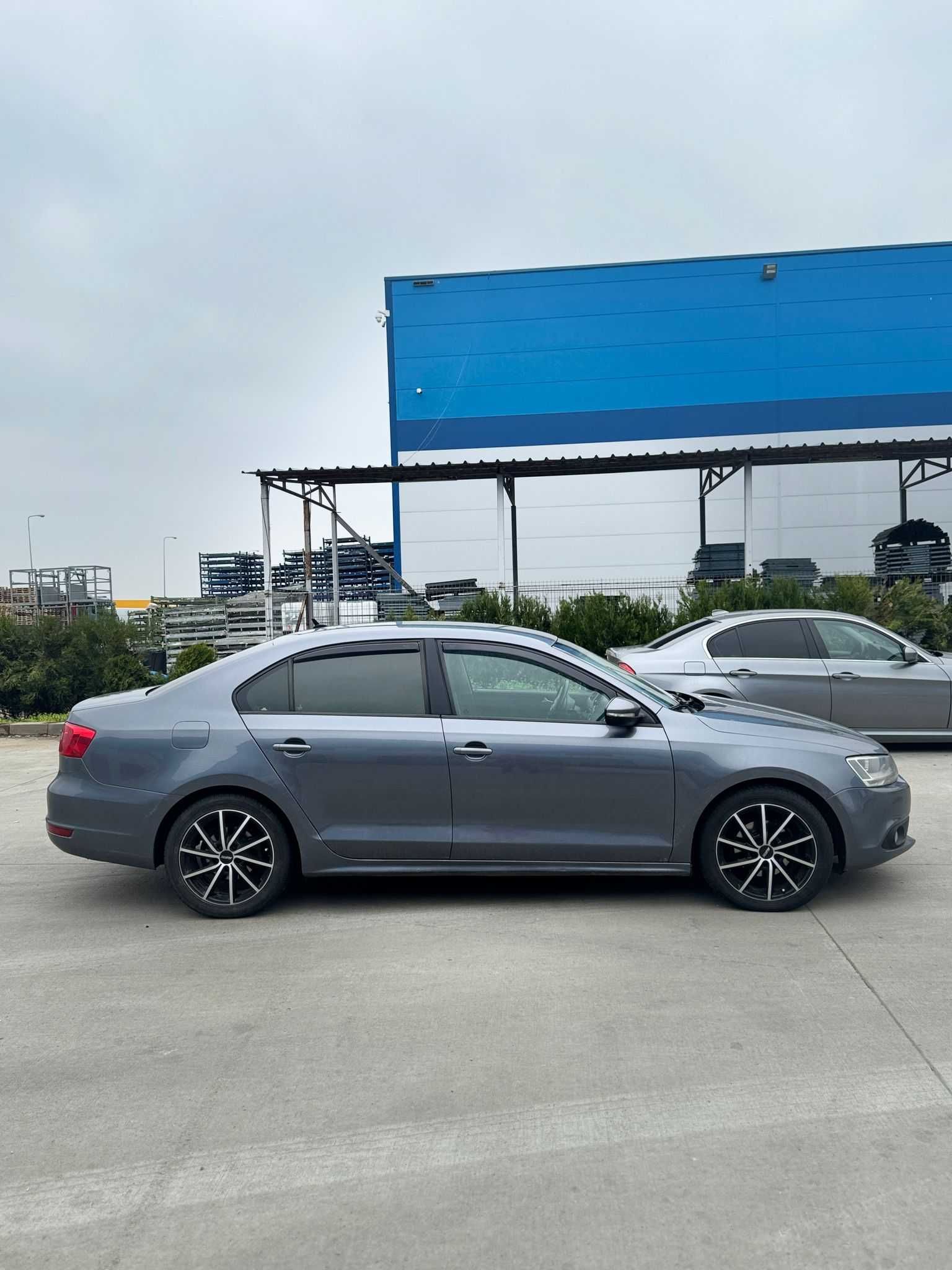 Vând Vw Jetta 1.6