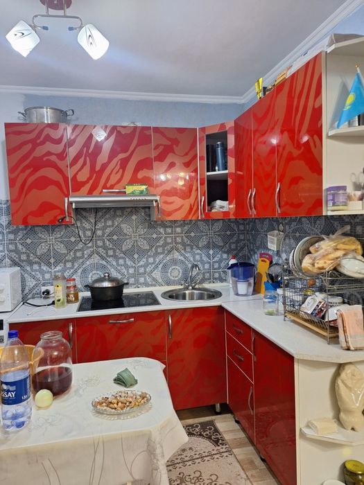 Кухонный гарнитур в хорошем состоянии