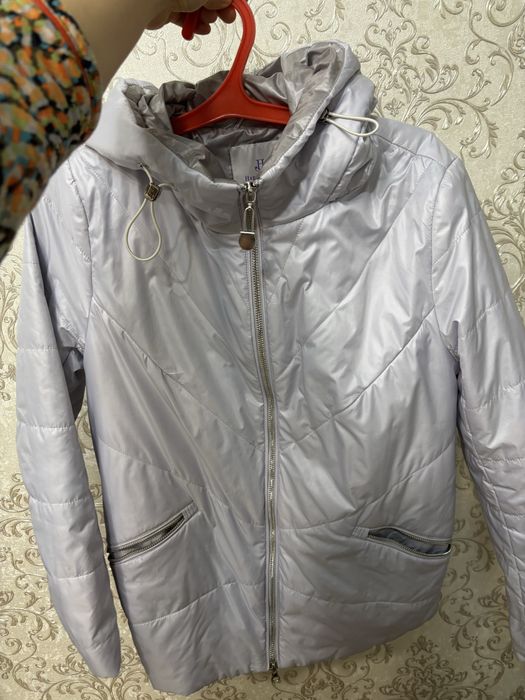 Куртка в отличном состоянии
