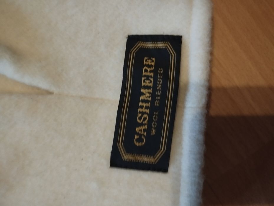 Palton Cashmere NOU ,fin și călduros+ cadou