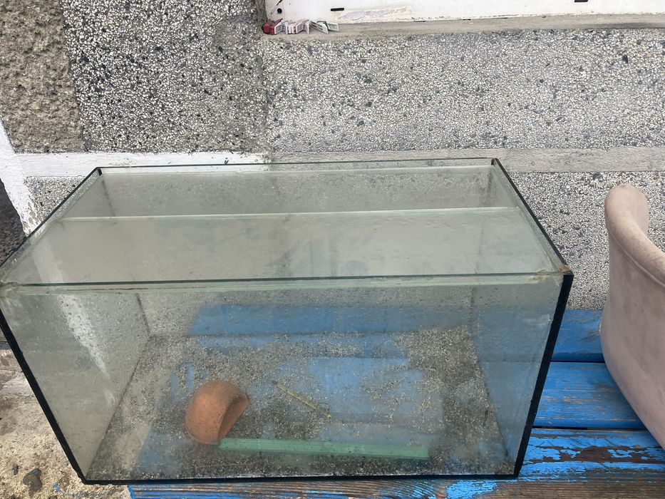 Аквариум 98 литра оборудван
