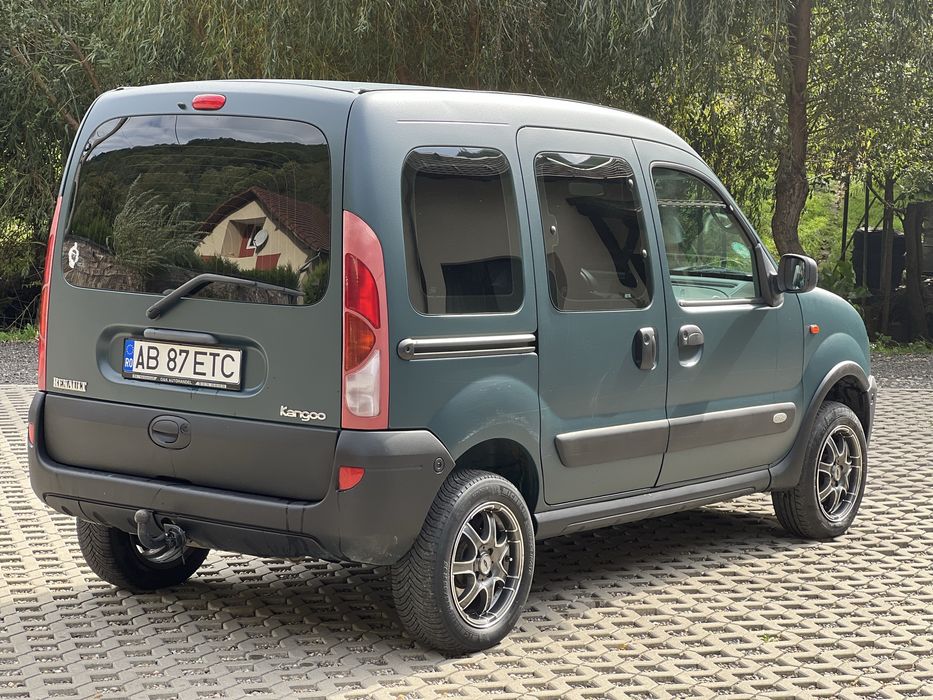 Renault Kangoo 4x4 vopsit RAPTOR