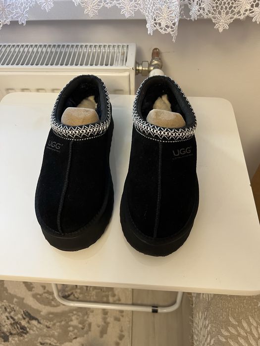 Papuci UGG piele intoarsa inblanite