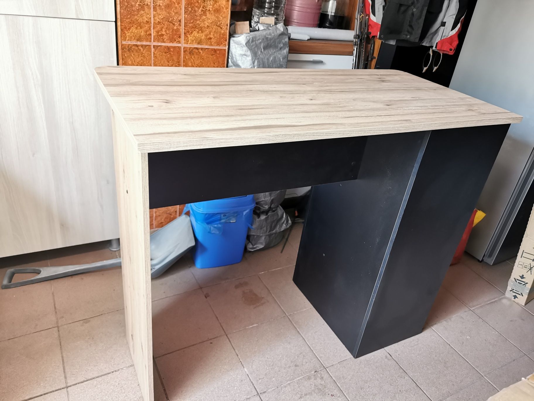 Mobilier tip bar